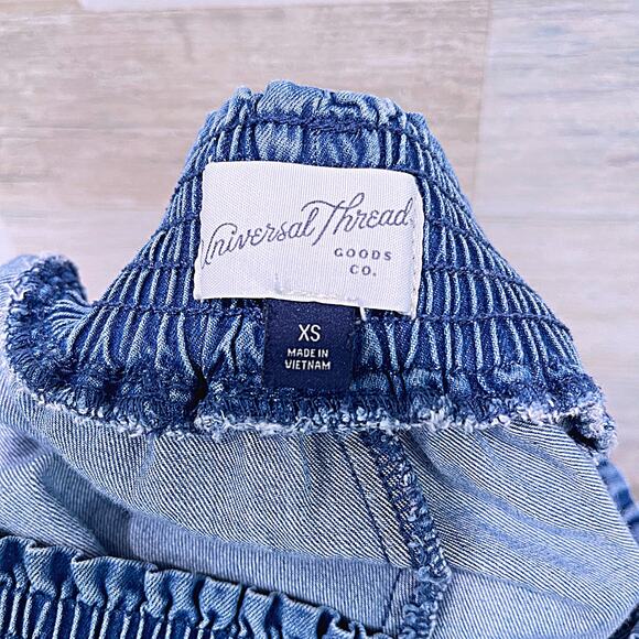 UNIVERSAL THREAD Smocked Waist Pull On Denim Shorts Cotton Lyocell Womens XS - Picture 3 of 7